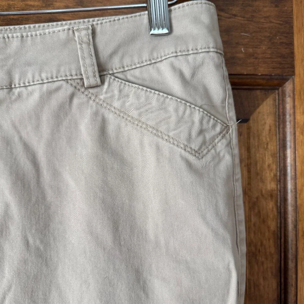 Dockers pants khaki